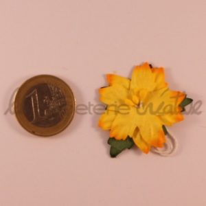 Poinsettia – fleur complète 1″ (2.5cm) – Lot de 2 – Jaune citron